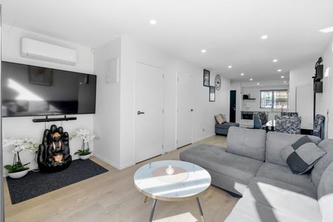 Photo of property in 19 Valour Lane, Papakura, 2110