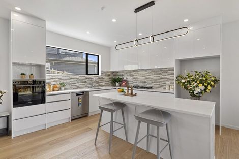 Photo of property in 31c Linwood Avenue, Forrest Hill, Auckland, 0620