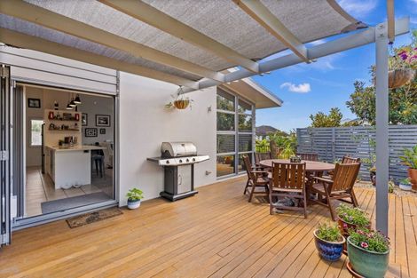 Photo of property in 98 Barbados Way, One Tree Point, 0118