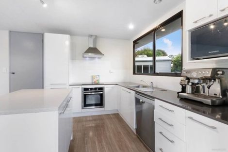 Photo of property in 2/342c Royal Road, Massey, Auckland, 0614