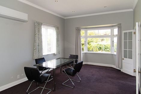 Photo of property in 195 Macandrew Road, South Dunedin, Dunedin, 9012