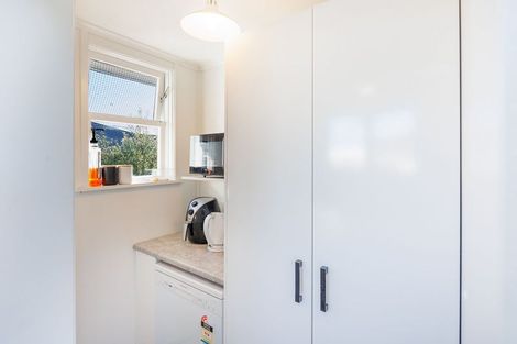 Photo of property in 2 Avon Terrace, Roslyn, Palmerston North, 4414