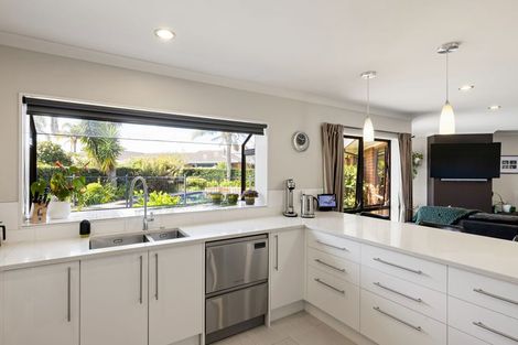 Photo of property in 10 Harrowfield Drive, Harrowfield, Hamilton, 3210