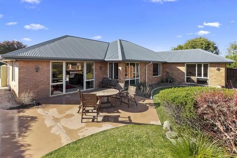 Photo of property in 4 Harrod Place, Rangiora, 7400