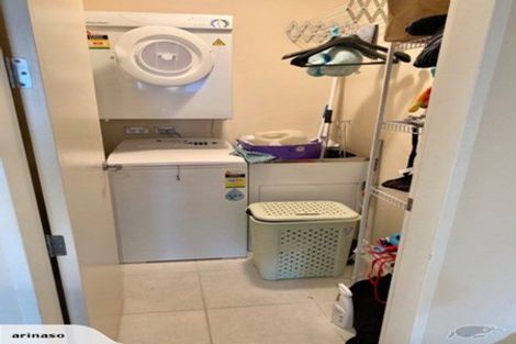 Photo of property in Montreaux Apartments, 1g/164 The Terrace, Wellington Central, Wellington, 6011