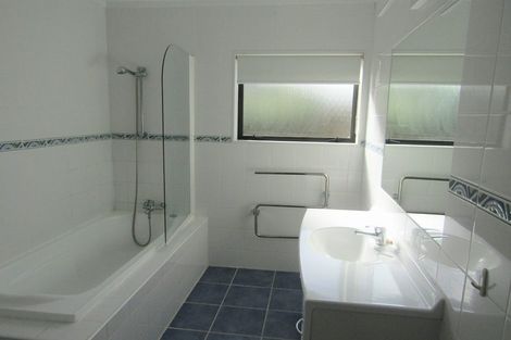 Photo of property in 3/41 Okura River Road, Okura, Albany, 0792