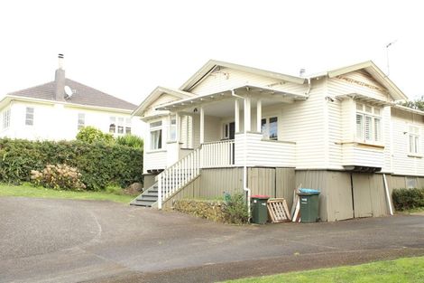 Photo of property in 14 Wheturangi Road, Greenlane, Auckland, 1051