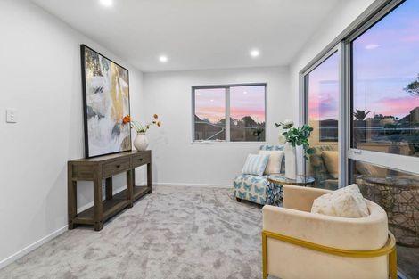 Photo of property in 7d Maroubra Place, Botany Downs, Auckland, 2010