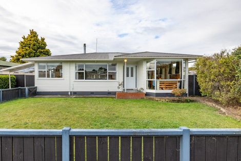 Photo of property in 4 Tingey Place, Awapuni, Palmerston North, 4412