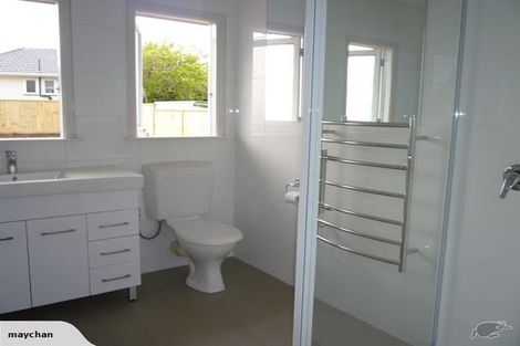 Photo of property in 111 Ennis Avenue, Pakuranga Heights, Auckland, 2010