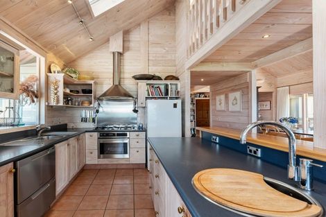 Photo of property in 212 Spencer Road, Lake Tarawera, Rotorua, 3076