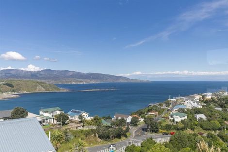 Photo of property in 59 Houghton Bay Road, Houghton Bay, Wellington, 6023