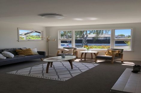 Photo of property in 53 Greendale Avenue, Avonhead, Christchurch, 8042