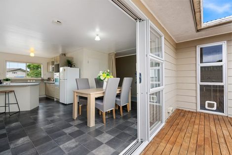 Photo of property in 12 Curlew Place, One Tree Point, 0118