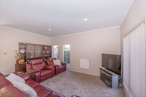 Photo of property in 46 Parkwood Crescent, Gulf Harbour, Whangaparaoa, 0930