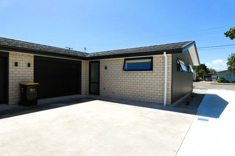 Photo of property in 90 Derby Street, Westport, 7825