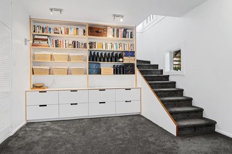 Photo of property in 6 Mollyhawk Place, Birkenhead, Auckland, 0626