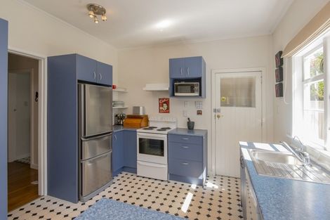 Photo of property in 28 Cashmere Avenue, Khandallah, Wellington, 6035