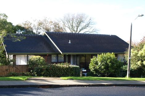 Photo of property in 2 Tanglewood Place, Cockle Bay, Auckland, 2014