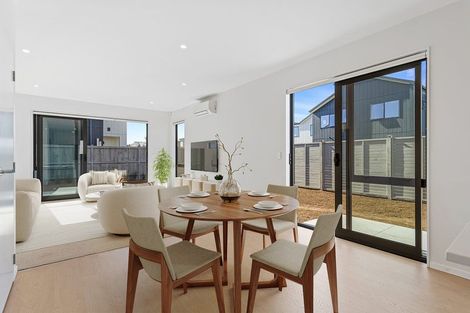 Photo of property in 34 Viridian Avenue, Rosehill, Papakura, 2113