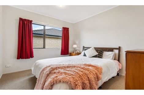 Photo of property in 96a Collingwood Road, Waiuku, 2123