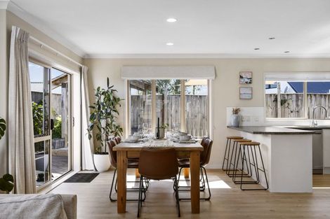 Photo of property in 15 Emery Place, Papamoa Beach, Papamoa, 3118