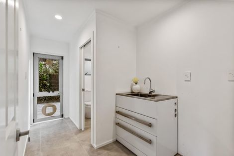 Photo of property in 7 Kerlin Crescent, West Harbour, Auckland, 0618