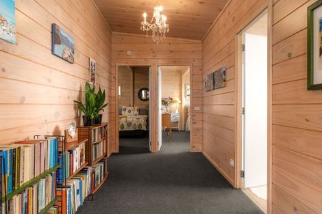 Photo of property in 8 Ngarimu Heights Row, Ngarimu Bay, Thames, 3575