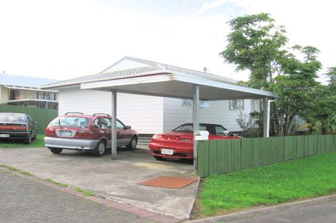 Photo of property in 21 Glen Close, Glen Eden, Auckland, 0602