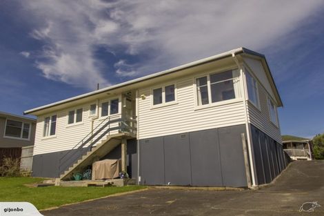 Photo of property in 82 Harrington Road, Henderson, Auckland, 0610