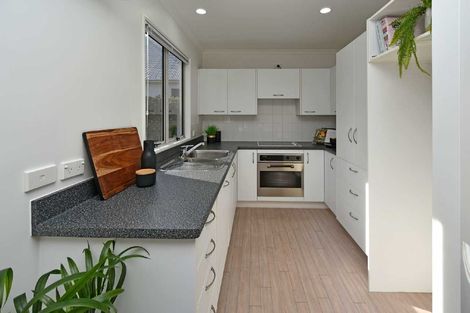 Photo of property in 6 Augusta Street, Redcliffs, Christchurch, 8081