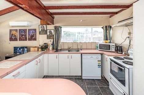Photo of property in 19a Egmont Street, Castlecliff, Whanganui, 4501