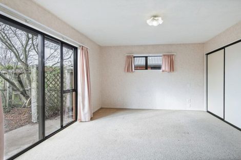 Photo of property in 2/280b Sawyers Arms Road, Bishopdale, Christchurch, 8053