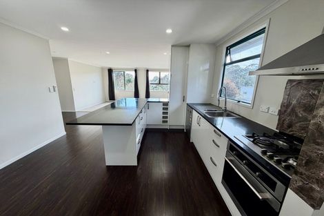 Photo of property in 112 Sunnyside Road, Sunnyvale, Auckland, 0612