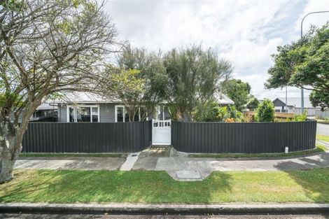 Photo of property in 27 Stirling Crescent, Hokowhitu, Palmerston North, 4410
