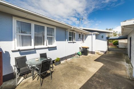 Photo of property in 17 Tararua Terrace, Cloverlea, Palmerston North, 4412