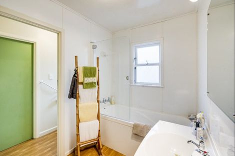 Photo of property in 220 Kennedy Road, Onekawa, Napier, 4110