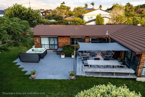 Photo of property in 8 Kuripaka Crescent, The Gardens, Auckland, 2105