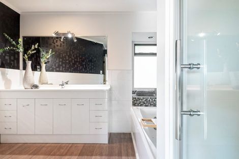 Photo of property in 56 Fitzwilliam Drive, Torbay, Auckland, 0630