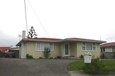 Photo of property in 6 Tararua Terrace, Cloverlea, Palmerston North, 4412