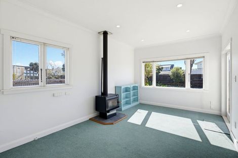 Photo of property in 6 Adrian Grove, Waikanae Beach, Waikanae, 5036