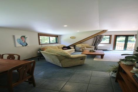 Photo of property in 2 Cascade Avenue, Waiatarua, Auckland, 0604