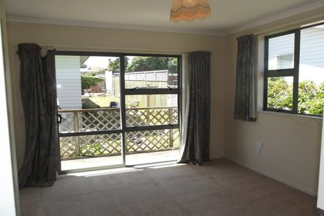 Photo of property in 2 Park Avenue, Titahi Bay, Porirua, 5022