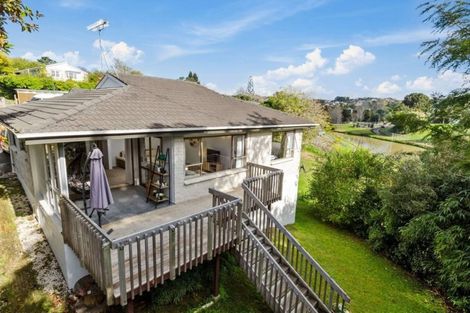 Photo of property in 2/69 Glencoe Road, Browns Bay, Auckland, 0630