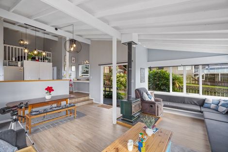 Photo of property in 3428 Pourerere Beach Road, Pourerere, Omakere, 4271