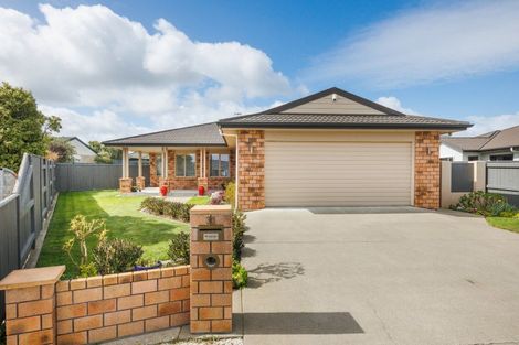 Photo of property in 30 Daniel Place, Kelvin Grove, Palmerston North, 4414