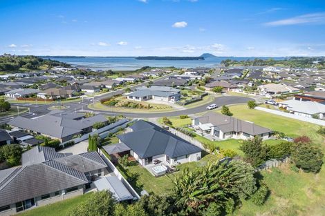 Photo of property in 6 Vantage Place, Omokoroa, 3114