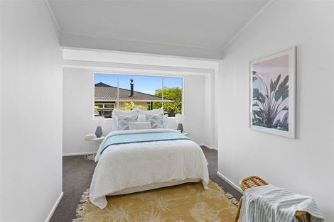 Photo of property in 15 Ruru Street, Waikanae, 5036