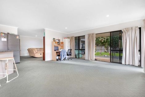 Photo of property in 4 Owhatiura Drive, Lynmore, Rotorua, 3010