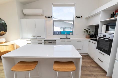 Photo of property in 23a Akaroa Drive, Maupuia, Wellington, 6022